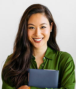 Asian-business-woman-tablet-1